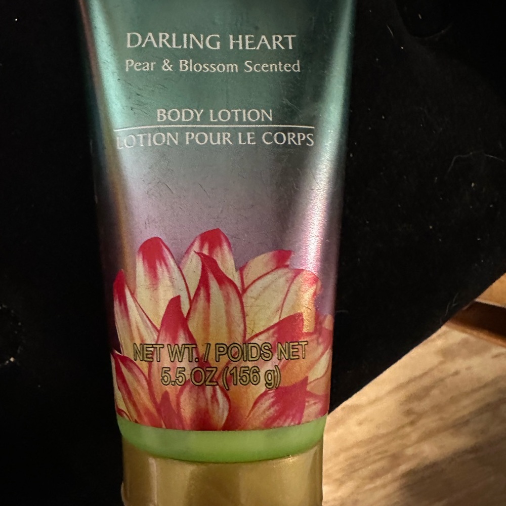 Darling Heart Pear & Blossom Body Lotion — Pink, Green, Gold